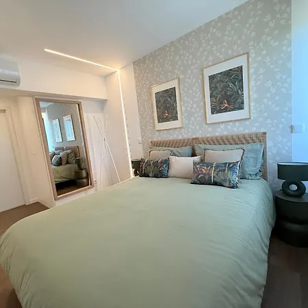 Madeira Bliss Ii Prime Location With Pool And Parking * Funchal (Madeira)
