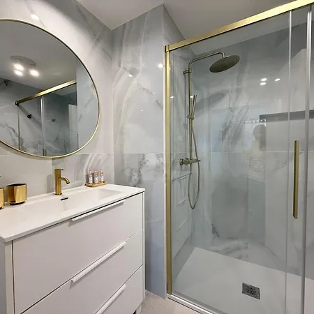 Madeira Bliss Ii Prime Location With Pool And Parking * Funchal (Madeira)